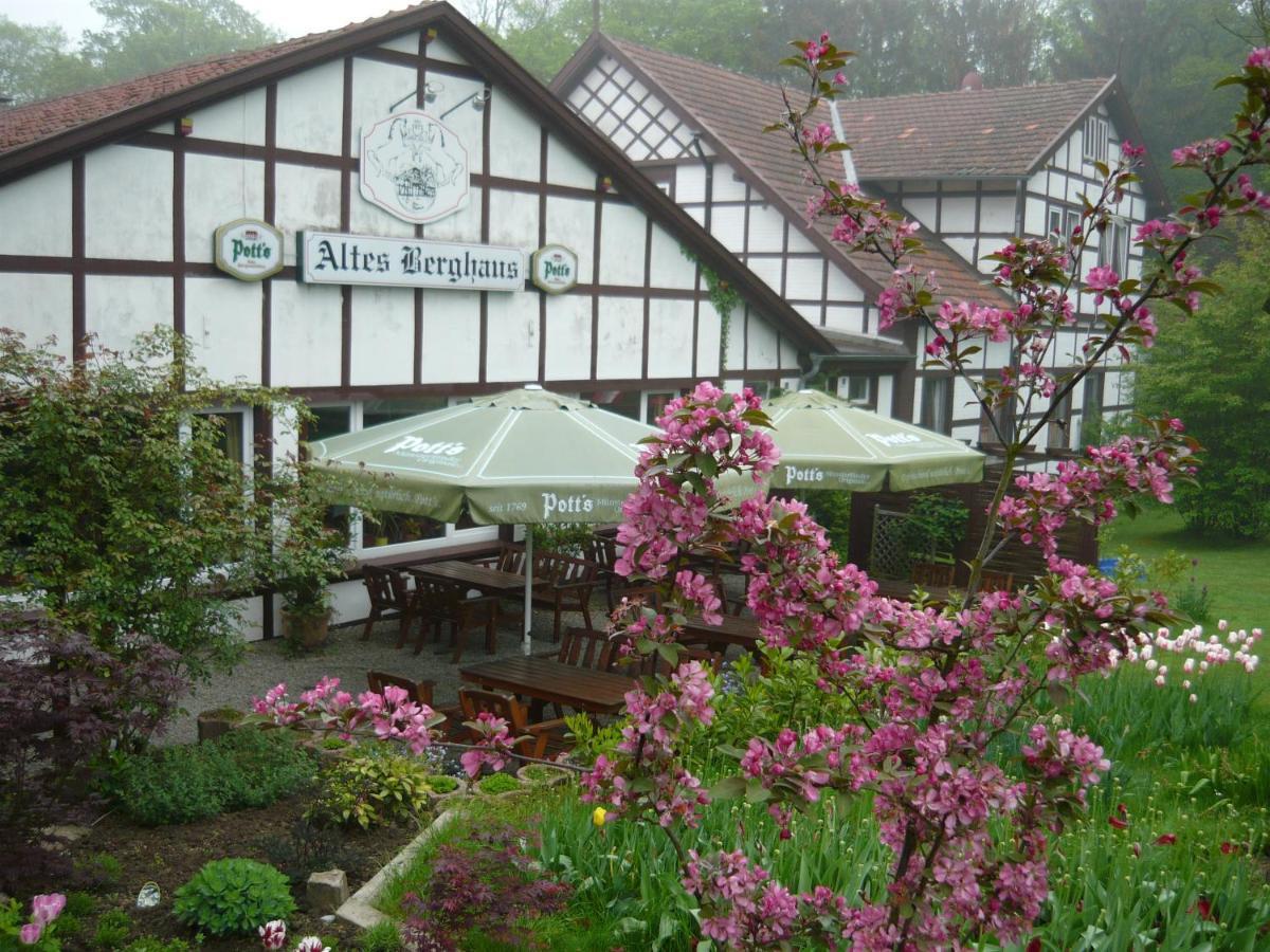 Altes Berghaus Hotel Bad Essen Exterior photo